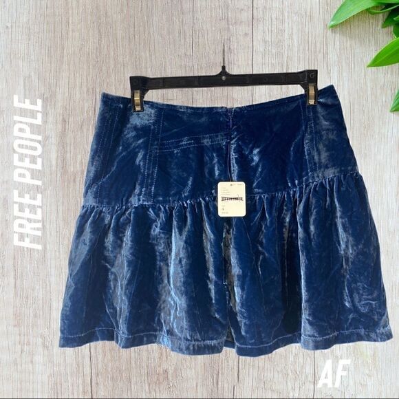 FREE PEOPLE SWEET BUT TOUGH VELVET MINI SKIRT NEW NWT NAVY SIZE 4,6,8 - Picture 4 of 12